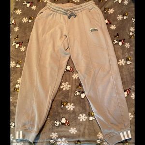 NWOT Women’s adidas joggers